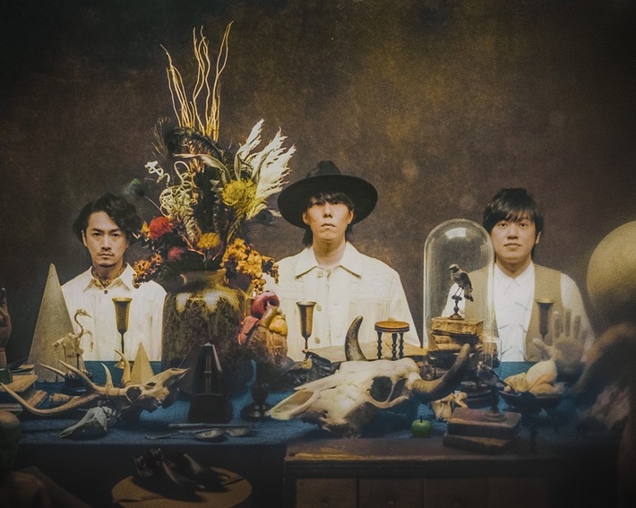 RADWIMPS、TBS金曜ドラマ"石子と羽男－そんなコトで訴えます？－"主題歌「人間ごっこ」MVを明日8/19 21時プレミア公開決定