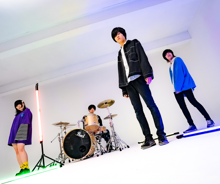 KOGA RECORDSの2022年ニューカマー。平均年齢18歳のオルタナティヴ・ロック＆ポップ・バンド Viewtrade、デビュー・シングル「チェイサーの最終戦」配信リリース＆MV公開