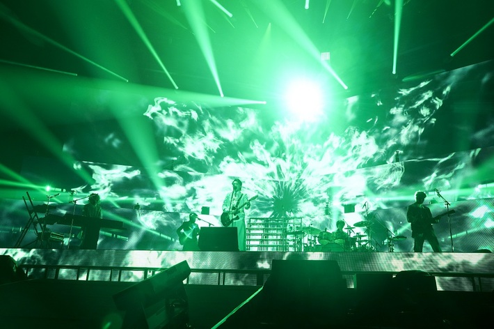 Mrs. GREEN APPLE、一夜限りのアリーナ公演"Utopia"より「延々」ライヴ映像公開