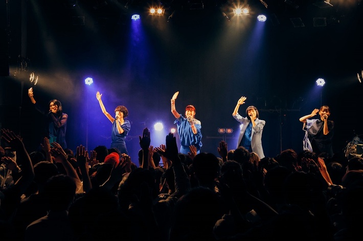 ExWHYZ、1stアルバム『xYZ』試聴会で初パフォーマンスをサプライズ披露。新曲「Obsession」今夜デジタル・リリース、アルバム参加全クリエイター情報も発表