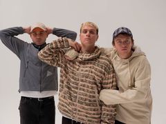 DMA'S、4thアルバム『How Many Dreams?』来年3/31リリース決定。リード・シングル「Everybody's Saying Thursday's The Weekend」MV公開