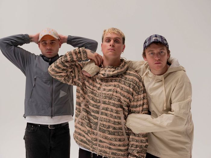 DMA'S、4thアルバム『How Many Dreams?』来年3/31リリース決定。リード・シングル「Everybody's Saying Thursday's The Weekend」MV公開