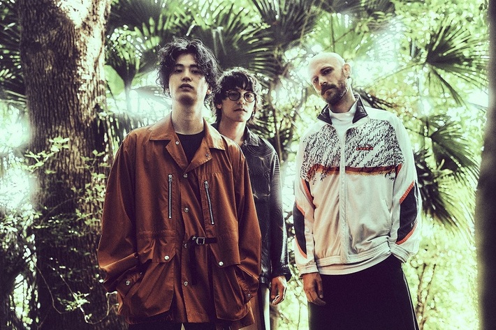 Newspeak、Honda FIT e:HEV CMソングの新曲「Leviathan」配信開始。回転し続けるMVも公開