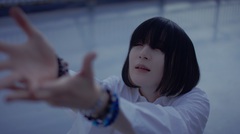ｍajiko、アルバム『愛編む』よりリード曲「Princess」MV公開。"白majiko"と"赤majiko"が2面性を表現