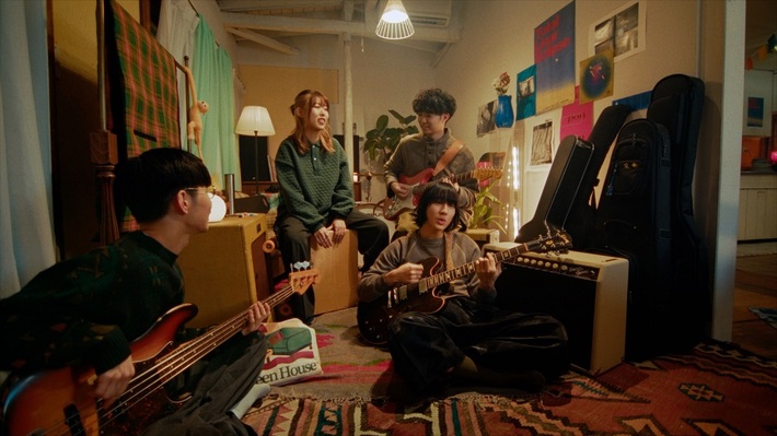 リュックと添い寝ごはん、ミツカン"味ぽん"とコラボした「Familia」MV公開