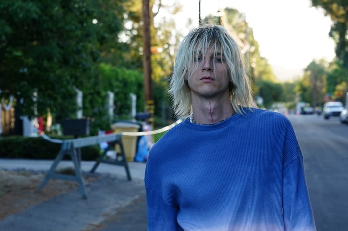 MACHINE GUN KELLY、新曲「Taurus Feat. Naomi Wild」リリース＆MV公開