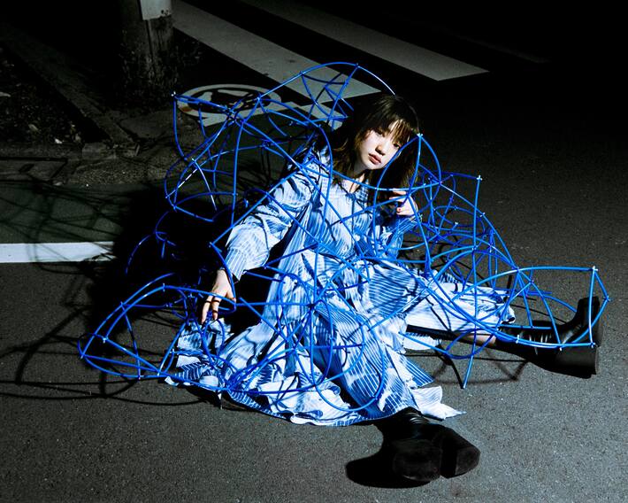 にしな、新曲「ホットミルク」MV公開