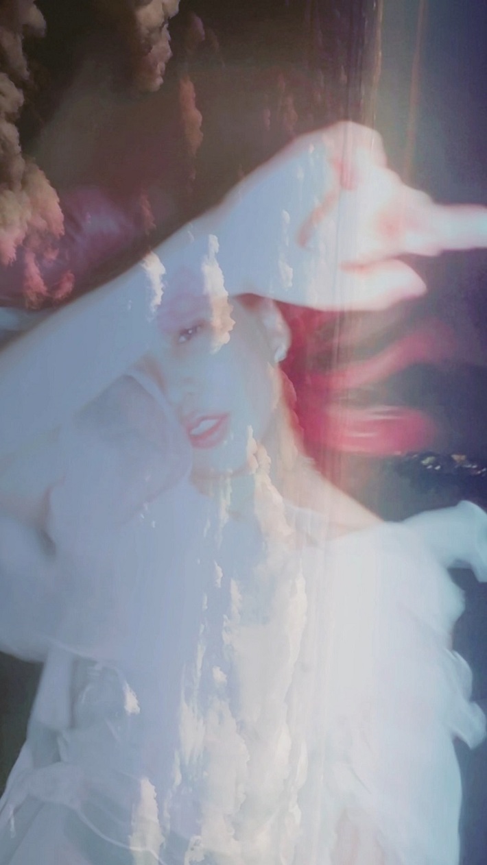 大森靖子、ニュー・アルバム『超天獄』より「TOBUTORI」MV公開