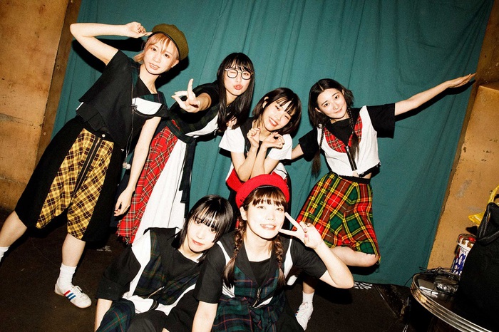 BiSH、ライヴ・ハウス・ツアー最終公演のアフター・ムービー公開。2023年最後の全国ホール・ツアー"PUNK SWiNDLE TOUR"開催も決定