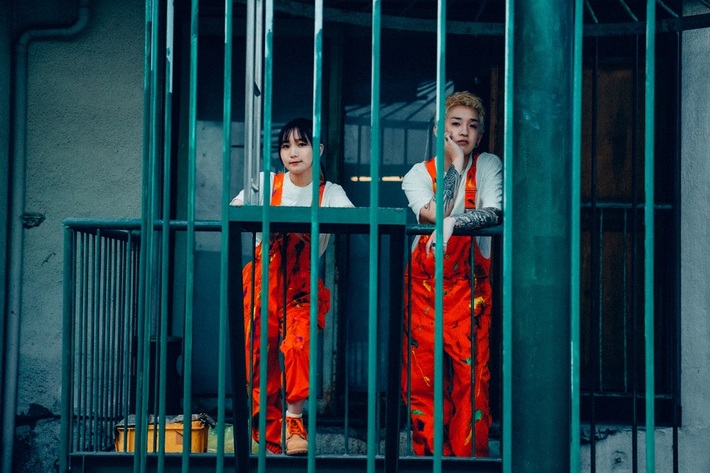 YOASOBI、初アリーナ・ツアーのタイトルが[YOASOBI ARENA TOUR "電光石火"]に決定。キー・ヴィジュアル公開