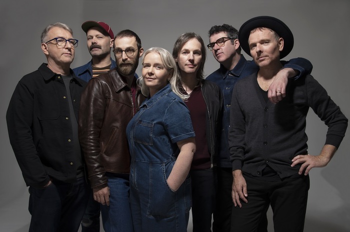 BELLE AND SEBASTIAN、最新作『Late Developers』1/13サプライズ・リリース決定。先行シングル「I Don't Know What You See In Me」公開