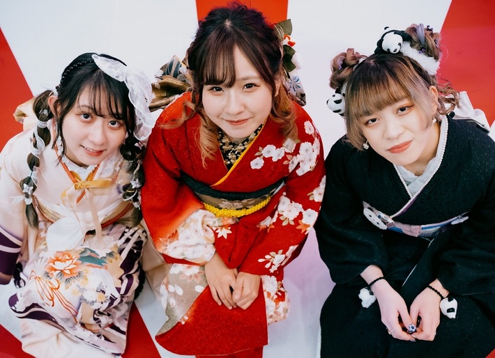 ライヴハウスで成人式を挙行した20歳のガールズ・バンド"輪廻"、3/3ひな祭りに自主企画開催発表。初のTVCMタイアップも決定