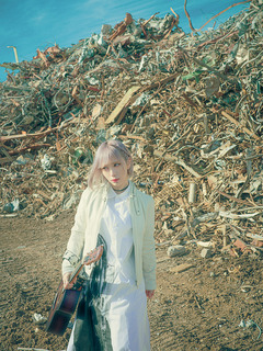 ReoNa、最新アルバム『HUMAN』収録曲「Weaker」がダンジョン攻略体験施設"THE TOKYO MATRIX"における"ソードアート・オンライン -アノマリー・クエスト-"の主題歌に決定