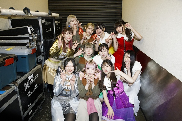 豆柴の大群、都内某所とのツーマン・フリー・ライヴ"MONSTERS FES"アフター・ムービー公開。ツーマン・ツアー"MONSTERS TOUR"開催決定