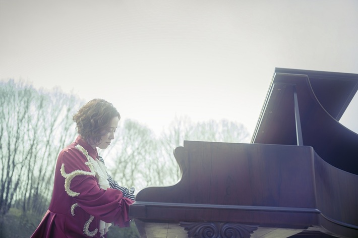 梶浦由記ソロ・プロジェクト FictionJunction、約9年ぶりの新作『PARADE』にLiSA、Aimer、ReoNa、ASCA、藍井エイルら総勢12名のヴォーカルが参加決定