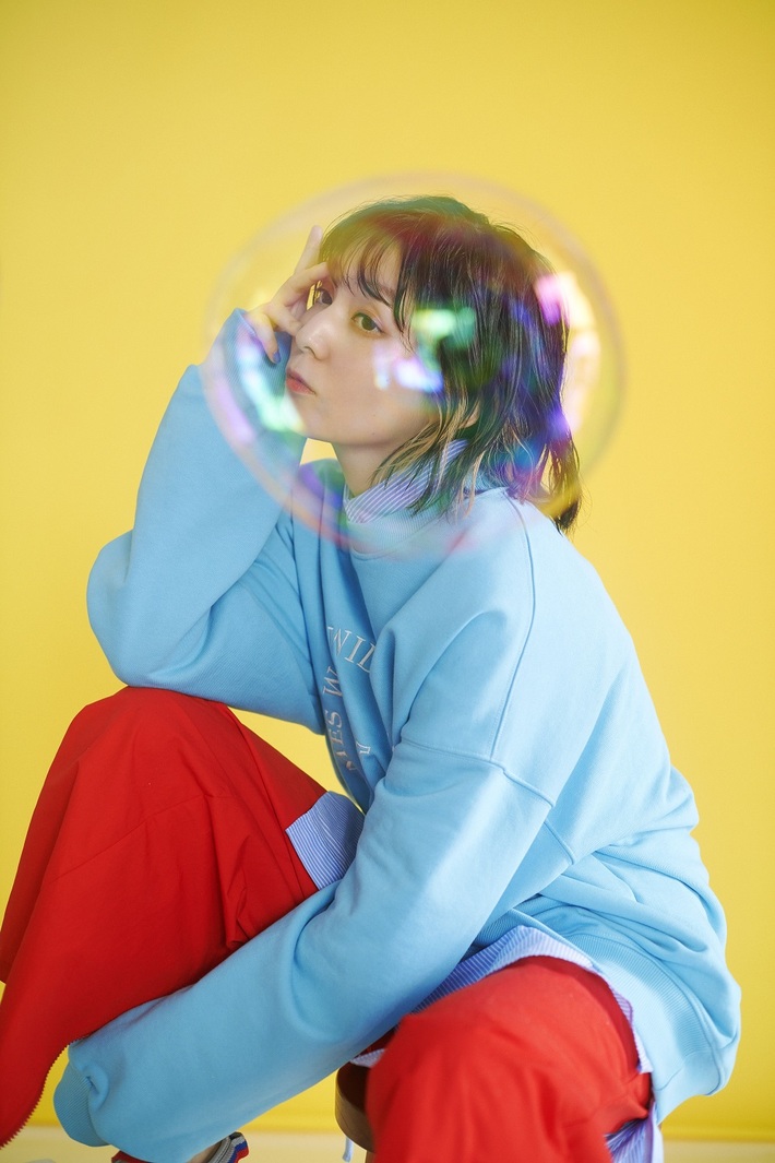 ナナヲアカリ、5/10リリースのニュー・シングル『奇縁ロマンス』収録内容＆アートワーク公開。新曲「忘れないでベイベー」3/22先行配信決定