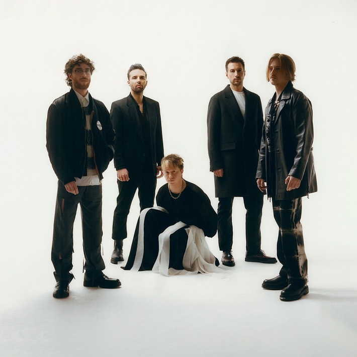 NOTHING BUT THIEVES、新曲「Welcome To The DCC」リリース＆MV公開