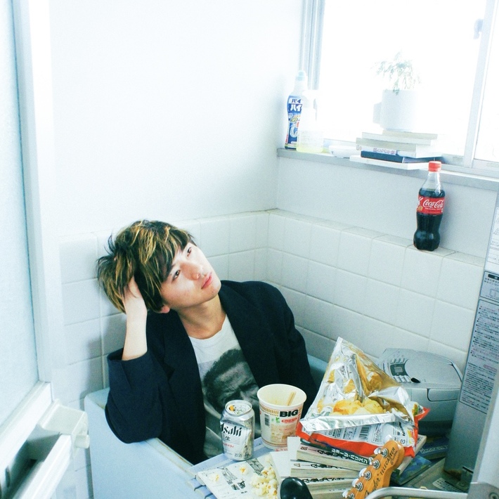 かりんちょ落書き、初のフル・アルバム『レストラン』配信リリース。リード曲「管制塔」MV公開