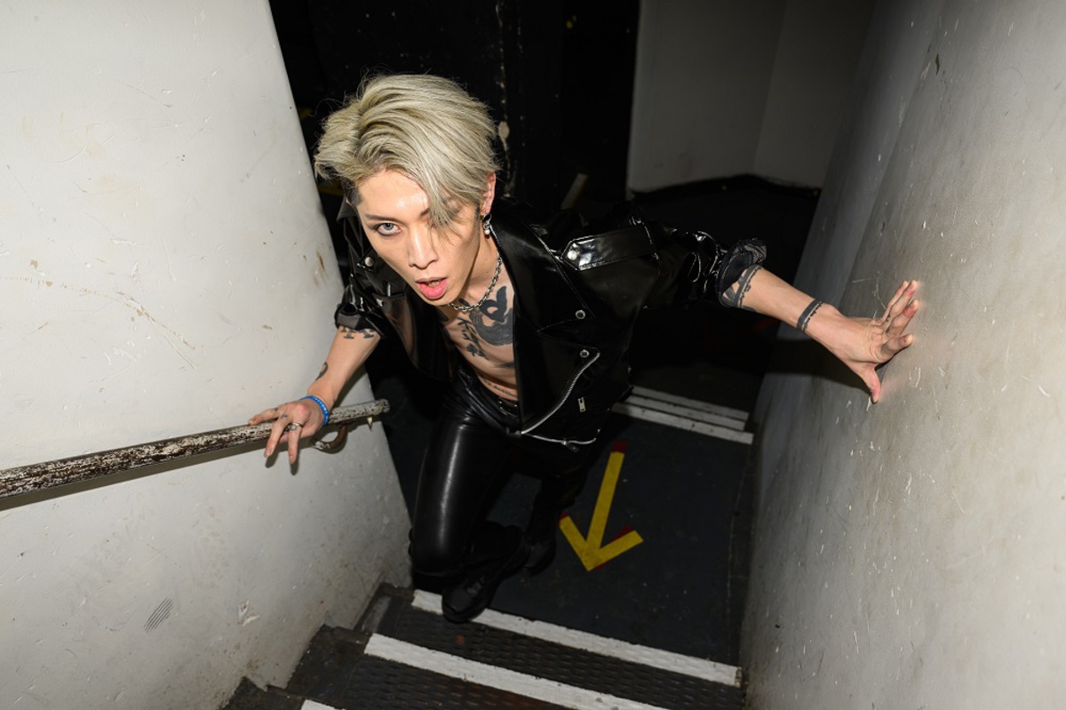 MIYAVI、20周年記念ライヴ"MIYAVI 20th & Beyond"決定。ソロ・デビュー・ライヴも行った記念すべき地、LINE ...