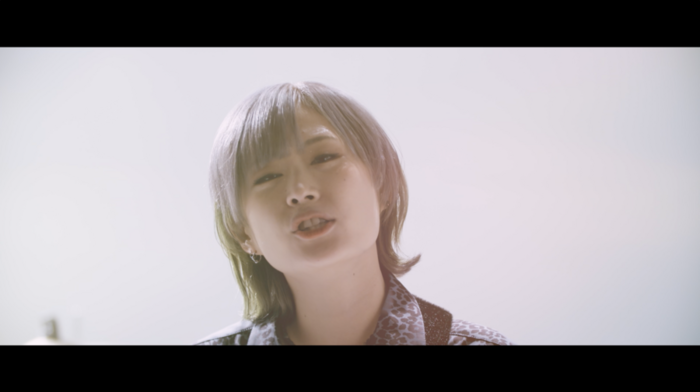 桃色ドロシー、本日4/28リリースのデジタル・ミニ・アルバム『アイオライト』リード曲「声に乗せて」MV公開