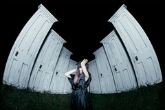 Aimer、7/26リリースのニュー・アルバム『Open α Door』新ヴィジュアル・ワーク公開