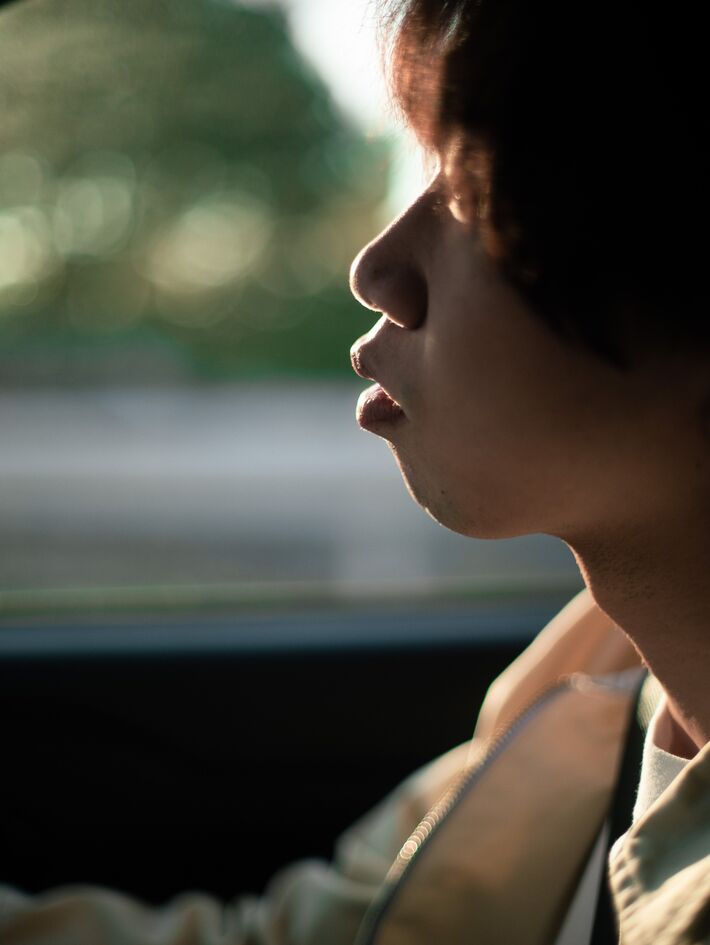 澤田空海理、ワンマン・ライヴ"花火から逃げて"8/5開催決定。「花火から逃げて」MVを本日6/21 22時プレミア公開