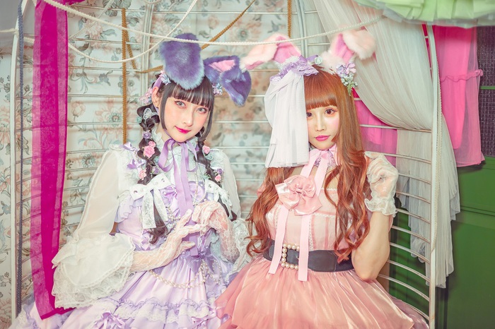 ボンジュール鈴木とRinRin Dollが新ユニット結成＆アー写公開。第1弾楽曲「Carnival Dolls」6/30リリース