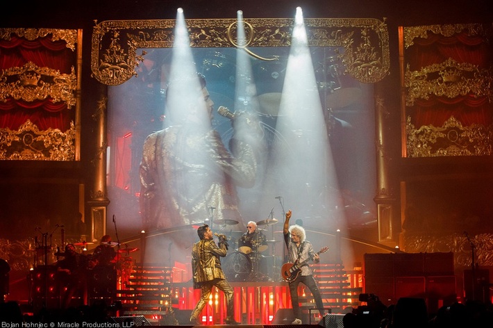 QUEEN + ADAM LAMBERT、来年2月に来日公演決定。4都市5公演のドーム・ツアー