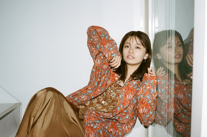 足立佳奈、WOWOW連続ドラマ"アオハライド Season1"主題歌「この雨がやんだら」9/23リリース決定。配信ジャケット＆新アーティスト写真も公開