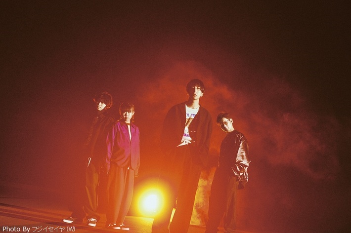 リュックと添い寝ごはん、観客が飛び跳ねる「疾走」ライヴMV公開。デモ音源EP『BABY TUNES』会場限定リリース決定