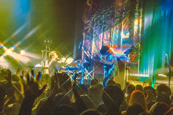 ドミコ、[ドミコワンマンツアー2023、その2"肴"]初日名古屋公演のライヴ写真＆ダイジェスト映像公開