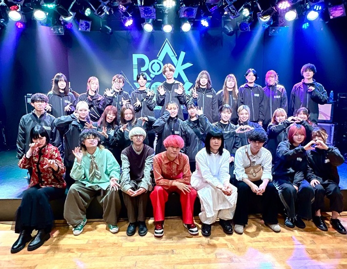 クジラ夜の街が出演したFM AICHI"ハートアップ × ROCK YOU! presents クジラ夜の街 プレミアムライブ＆トークショー"、12/10 19時より特別番組放送