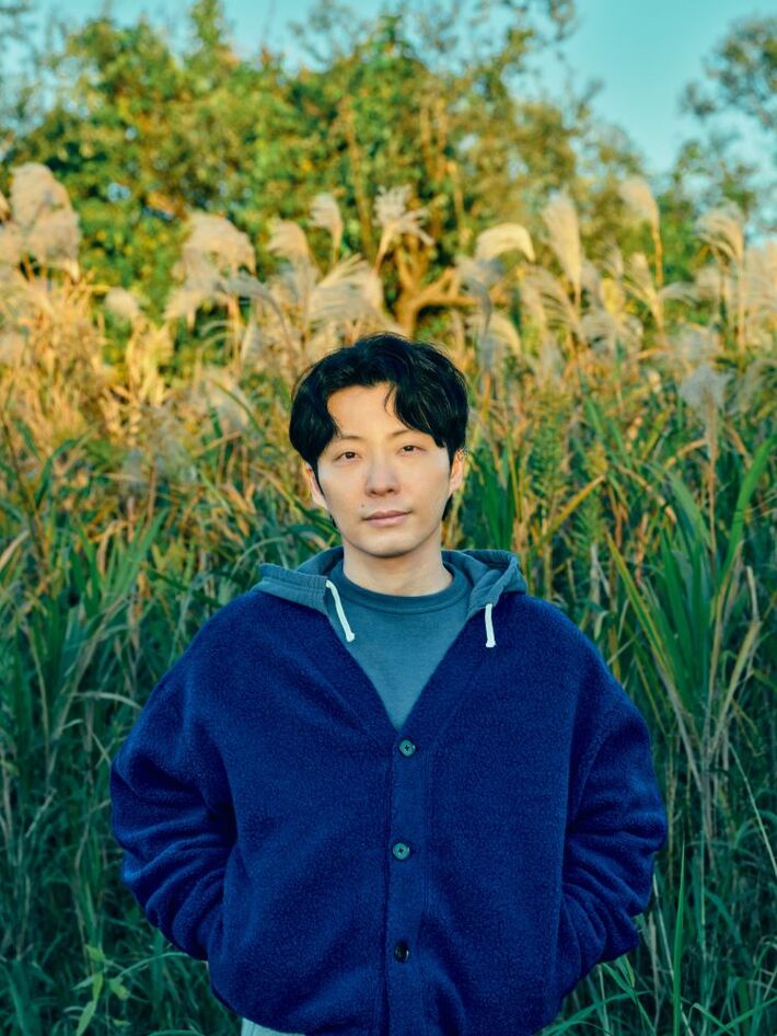 星野源、ニュー・シングル『光の跡／生命体』より"劇場版 SPY×FAMILY CODE: White"ED主題歌「光の跡」MVメイキング映像公開