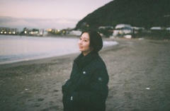 鈴木真海子、1年4ヶ月ぶりのデジタル・シングル「からから」明日1/17リリース。健康飲料"ポカリスエット"新CMに書き下ろし