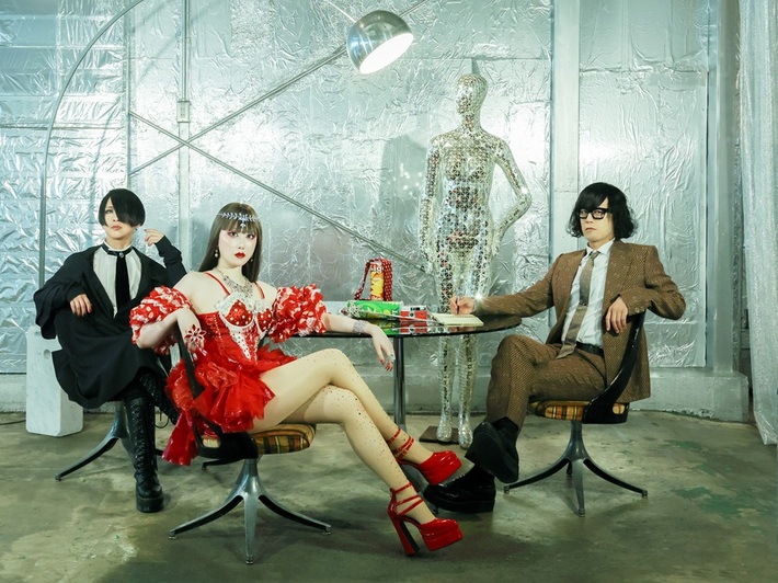 アーバンギャルド、ニュー・アルバム『メトロスペクティブ』より新曲「りぼん曼陀羅」先行配信リリース。細川成美が描くリリック・ビデオ公開