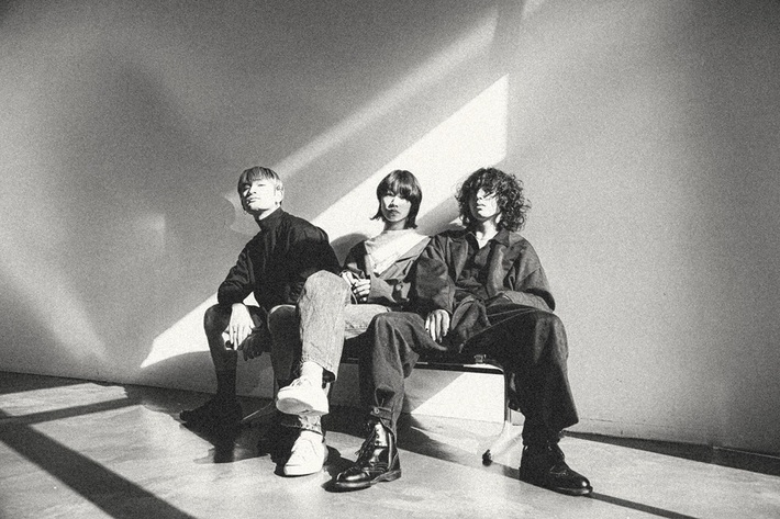 インディー・ロック・バンド Apes、ニュー・デジタル・シングル「Replica」リリース。初のワンマン・ライヴを2/25新宿Marbleにて開催