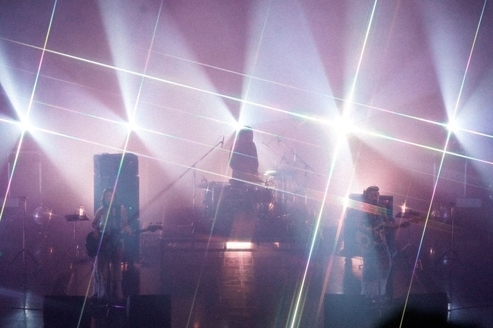 羊文学、スペースシャワーTVにてライヴ特番が2/13 22時よりオンエア決定