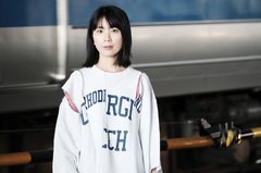 橋本絵莉子、2ndフル・アルバム『街よ街よ』4/24リリース決定。新アーティスト写真＆アルバム特設サイト公開