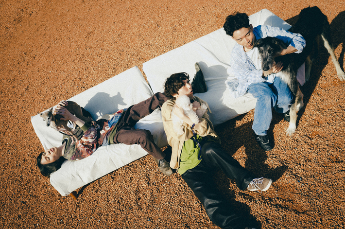 Helsinki Lambda Club、リミックス・シリーズ始動＆第1弾でSWIM DEEPによる「Good News Is Bad News」リミックスを4/17配信リリース。初イギリス・ツアーのクラウドファンディング開始