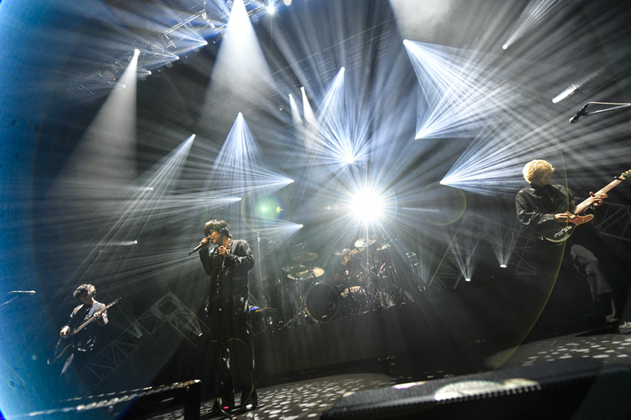 神はサイコロを振らない、Zeppツアー"開眼するケシの花"終幕。ライヴ映像使用した新曲「Baby Baby」MV公開。日本武道館公演タイトルも発表