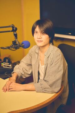 柄須賀皇司（the paddles）、"RADIO∞INFINITY"番組内コーナーでDJを担当。"ネヤドラ BLUEBERRY GUYS"が7/4スタート