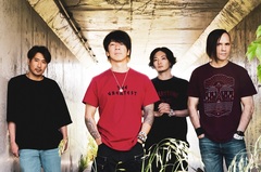 MONOEYES、最新EP収録曲「The Unforgettables」のレコーディングの様子やメンバーのオフショット収めた"The Documentary Cut"公開