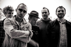 Thom Yorke、Flea等によるスーパー・バンド ATOMS FOR PEACE、Thomの来日記念しデビュー作『AMOK』の高音質UHQCD仕様国内盤CD＆日本盤帯付きLPリリース決定