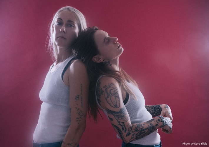 Julien Baker & Torres、デビュー・アルバム『Send A Prayer My Way』より希望と再生を描く新曲「Dirt」リリース＆MV公開