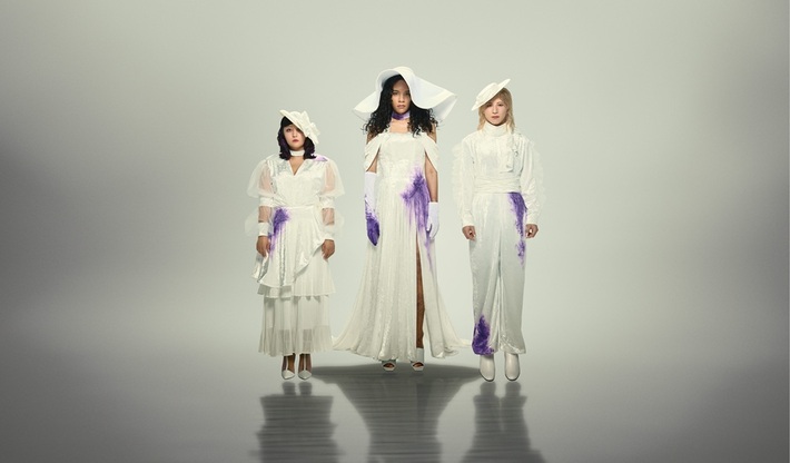 女王蜂、戸塚慶文"アンデッドアンラック"漫画原画とコラボした「01」MV"ジャンプ"チャンネルにて明日3/31 20時公開決定