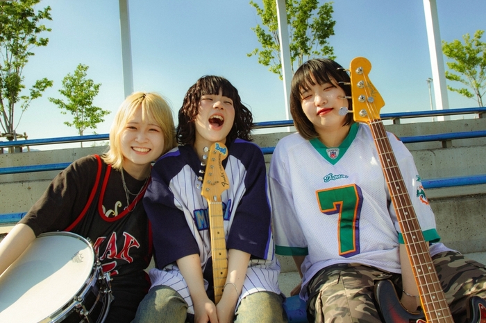 大阪発3ピース・ガールズ・バンド yummy'g、2nd EP『What's up!?』明日3/19配信リリース。東名阪福ツアー開催発表