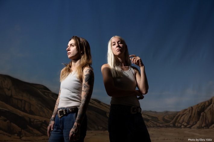 Julien Baker & Torres、デビュー・アルバム『Send A Prayer My Way』より「Bottom Of A Bottle」リリース＆MV公開