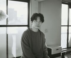星野源、5/14リリースのニュー・アルバム『Gen』初回限定盤[Box Set "Visual"]ティーザー映像第1弾公開。"Reassembly"他大ボリュームの映像コンテンツ収録