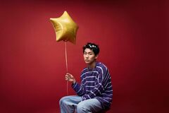 Ayumu Imazu、"UNIQLO"WEB CMタイアップ・ソングの新曲「LIVE IT UP! (feat. Furui Riho)」MV公開。本日4/23 20時30分より"Weverse Listening Party"開催