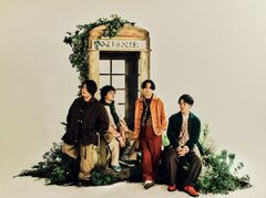 マカロニえんぴつ、横浜スタジアム公演に向けて歴代MV出演の豪華キャスト揃った"あなたにも、いて欲しい。"巨大広告を渋谷に掲出